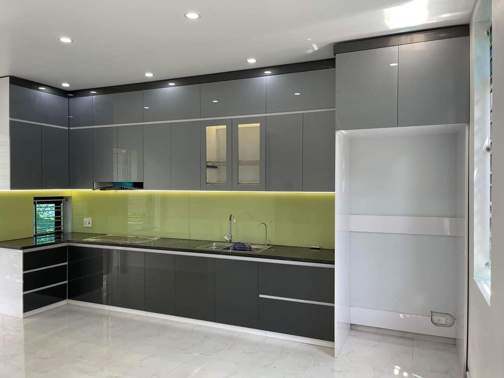 Banner Tủ Bếp Nhựa – Giải Pháp Chống Nước Bền Bỉ Cho Không Gian Bếp