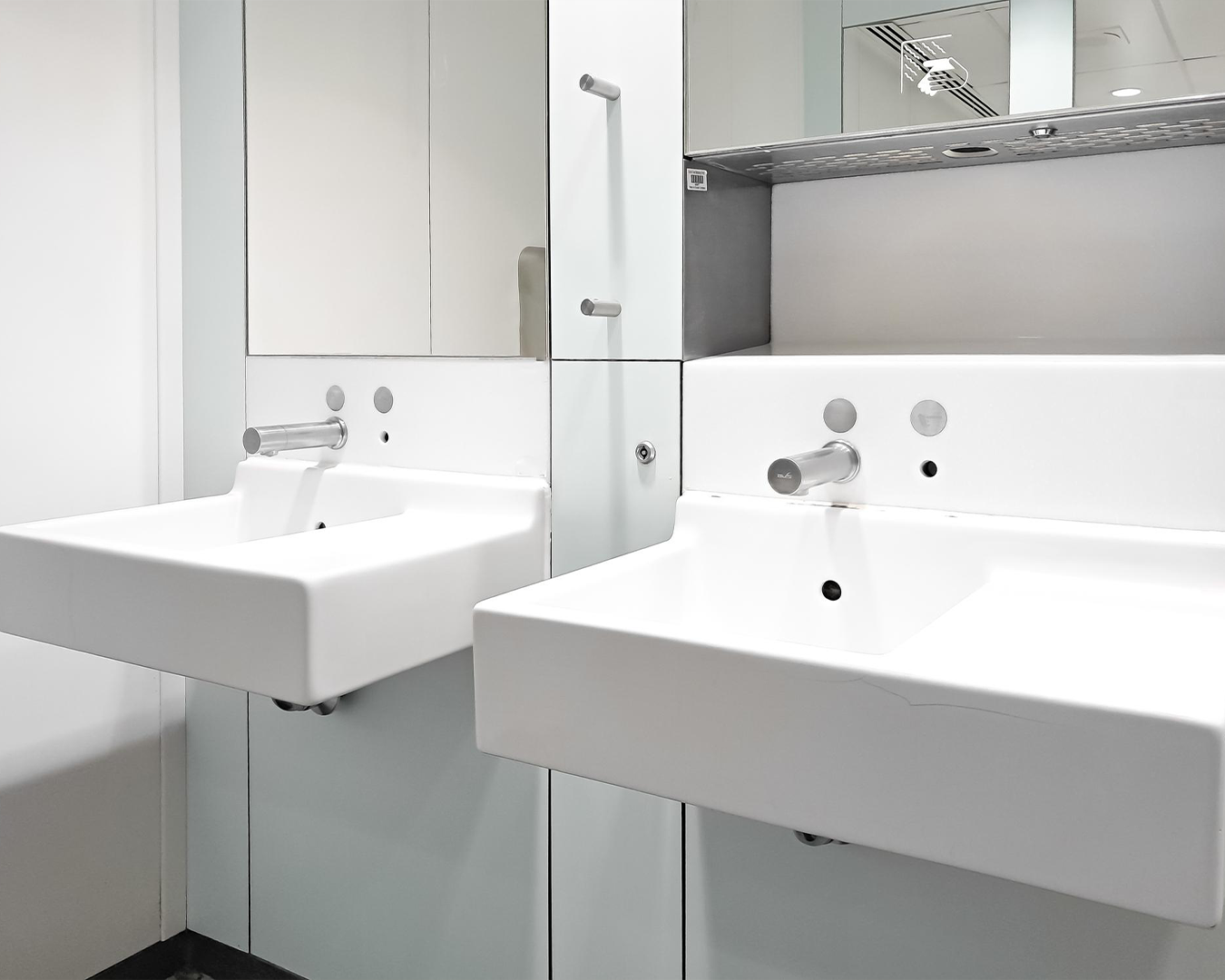 Banner Lavabo / Chậu Rửa Mặt – Thiết Bị Vệ Sinh Không Thể Thiếu Trong Phòng Tắm