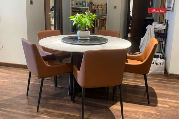 Bàn Ghế Ăn Mặt Đá – Hiện Đại Và Sang Trọng Cho Không Gian Phòng Ăn